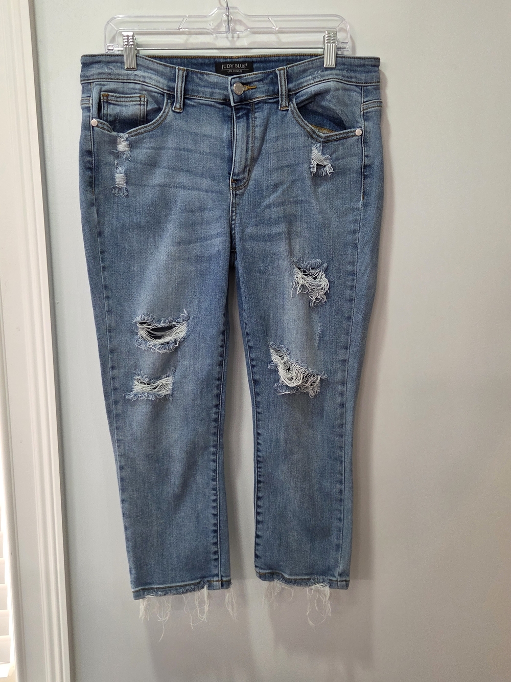 Judy Blue Women's Light Blue Distressed Capri Fit Jeans 11/30
